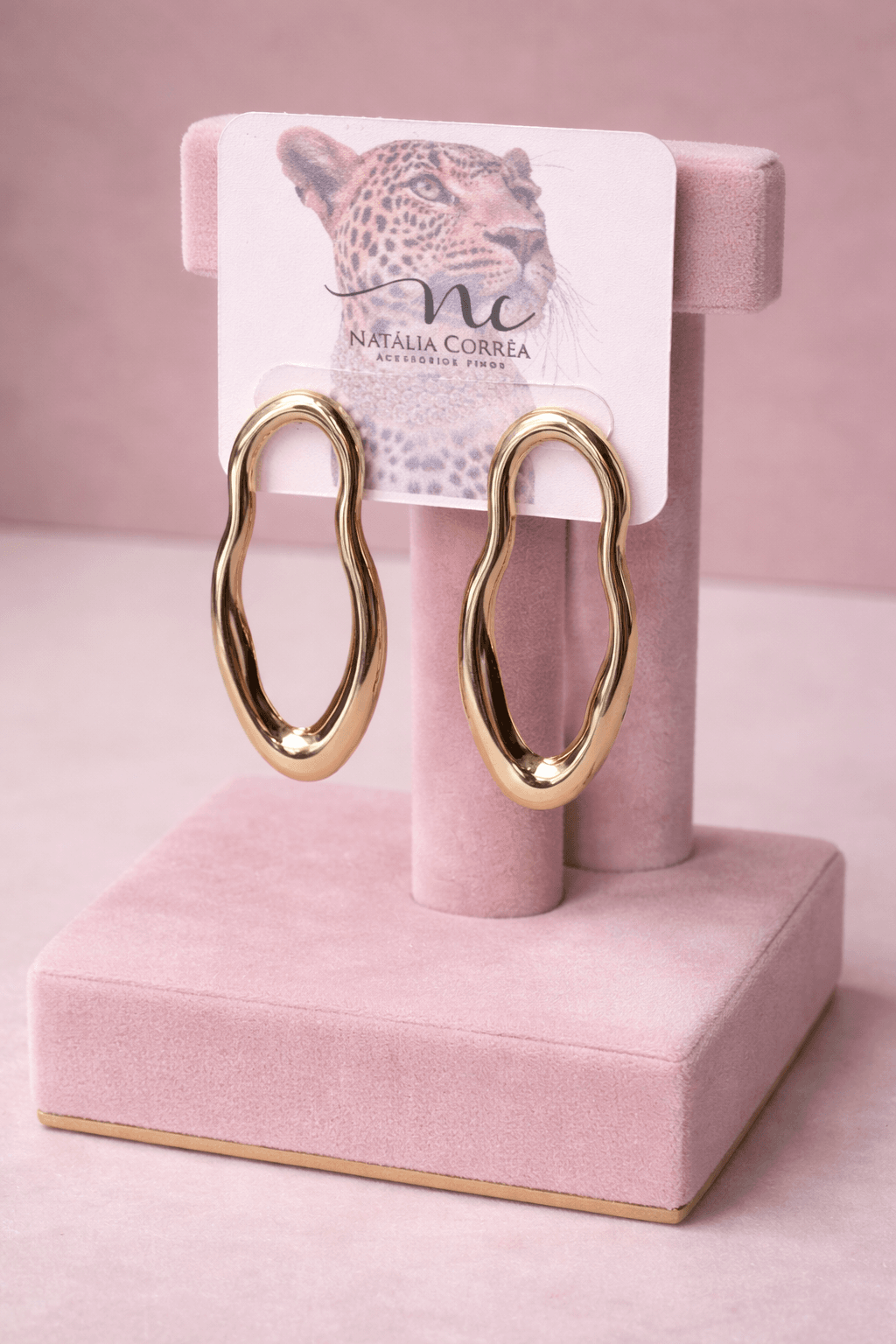 ✨ Brinco orgânico dourado ✨