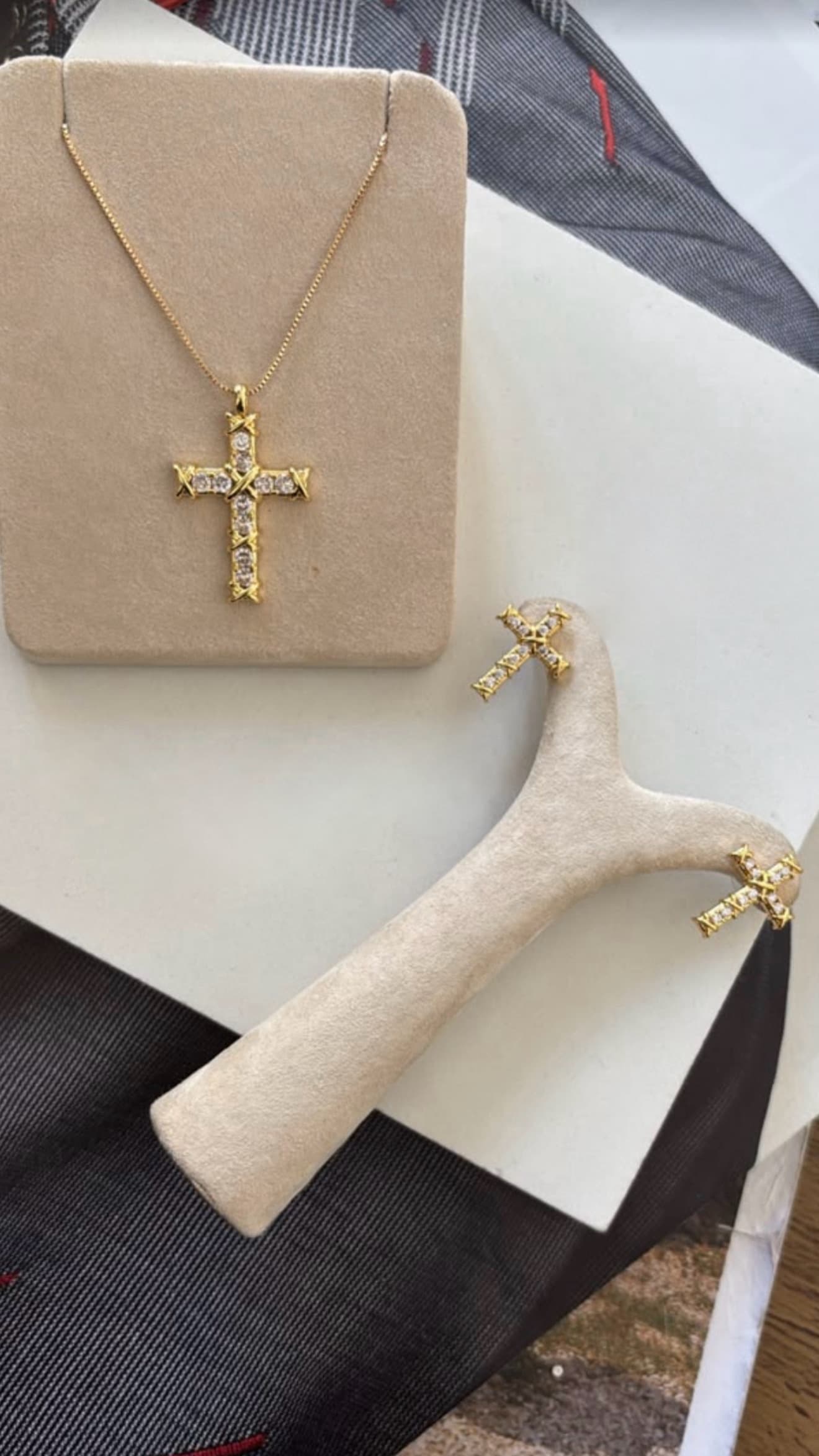 Conjunto Cruz Cravejada