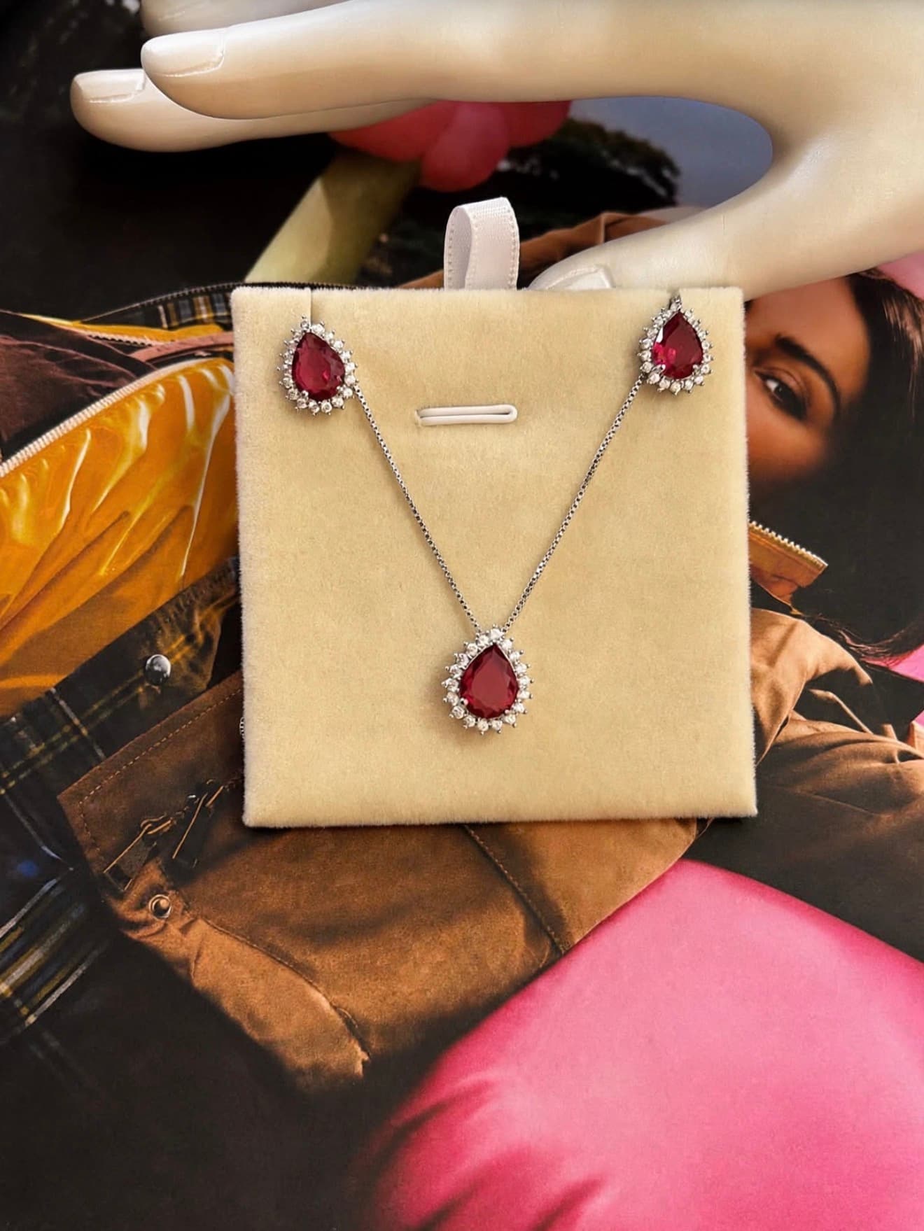 Conjunto ponto de luz vermelho