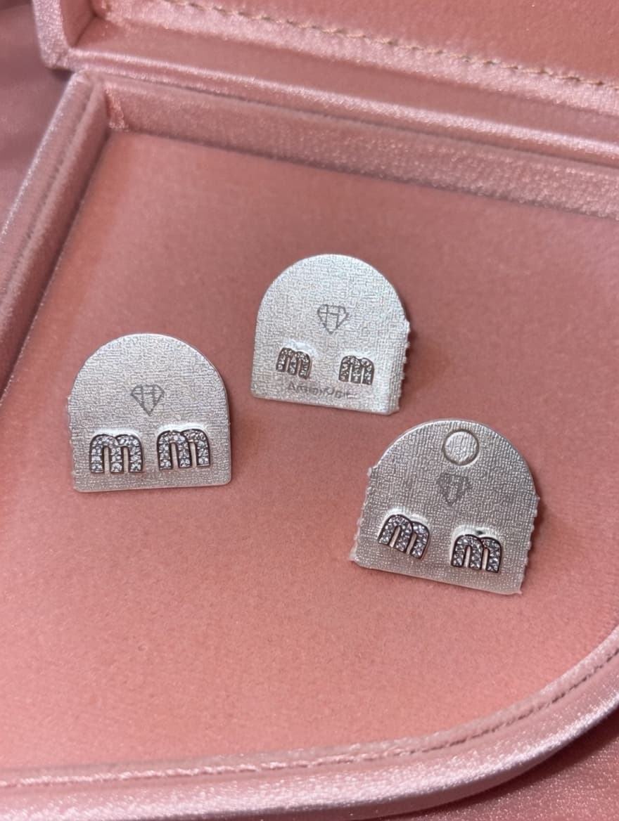 Trio de Brincos Inspiração Miu Miu – Delicado & Fashionista